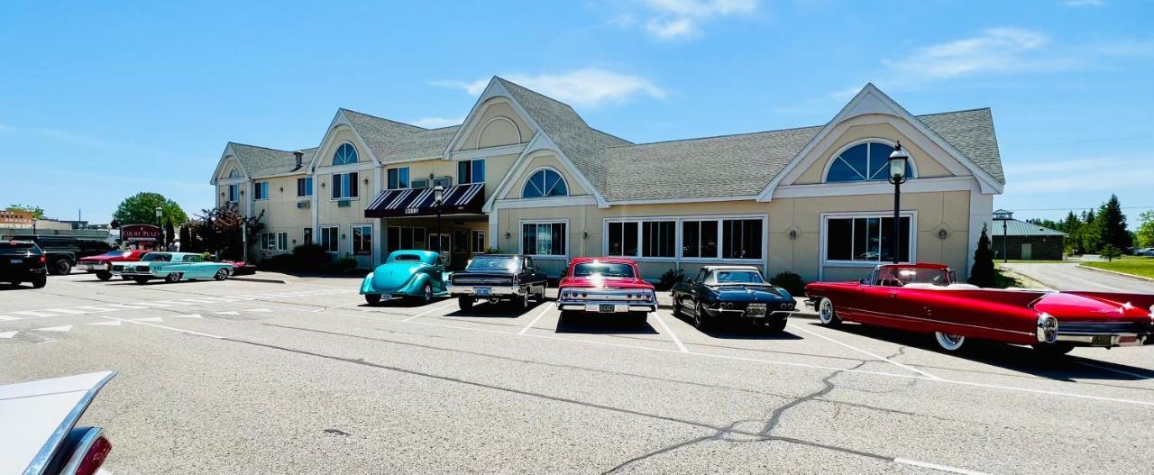 Court Plaza Inn & Suites Of Mackinaw Mackinaw City Zewnętrze zdjęcie