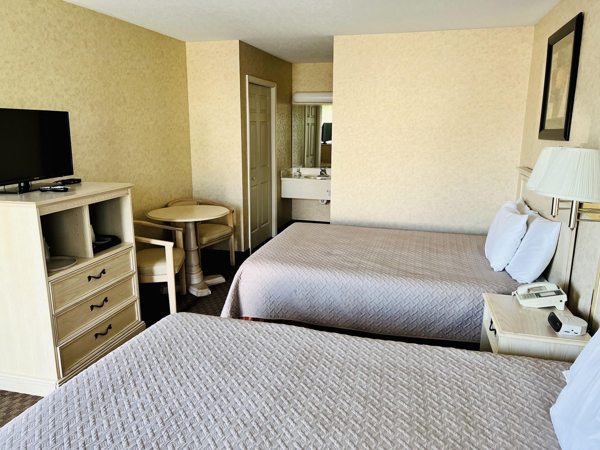Court Plaza Inn & Suites Of Mackinaw Mackinaw City Zewnętrze zdjęcie