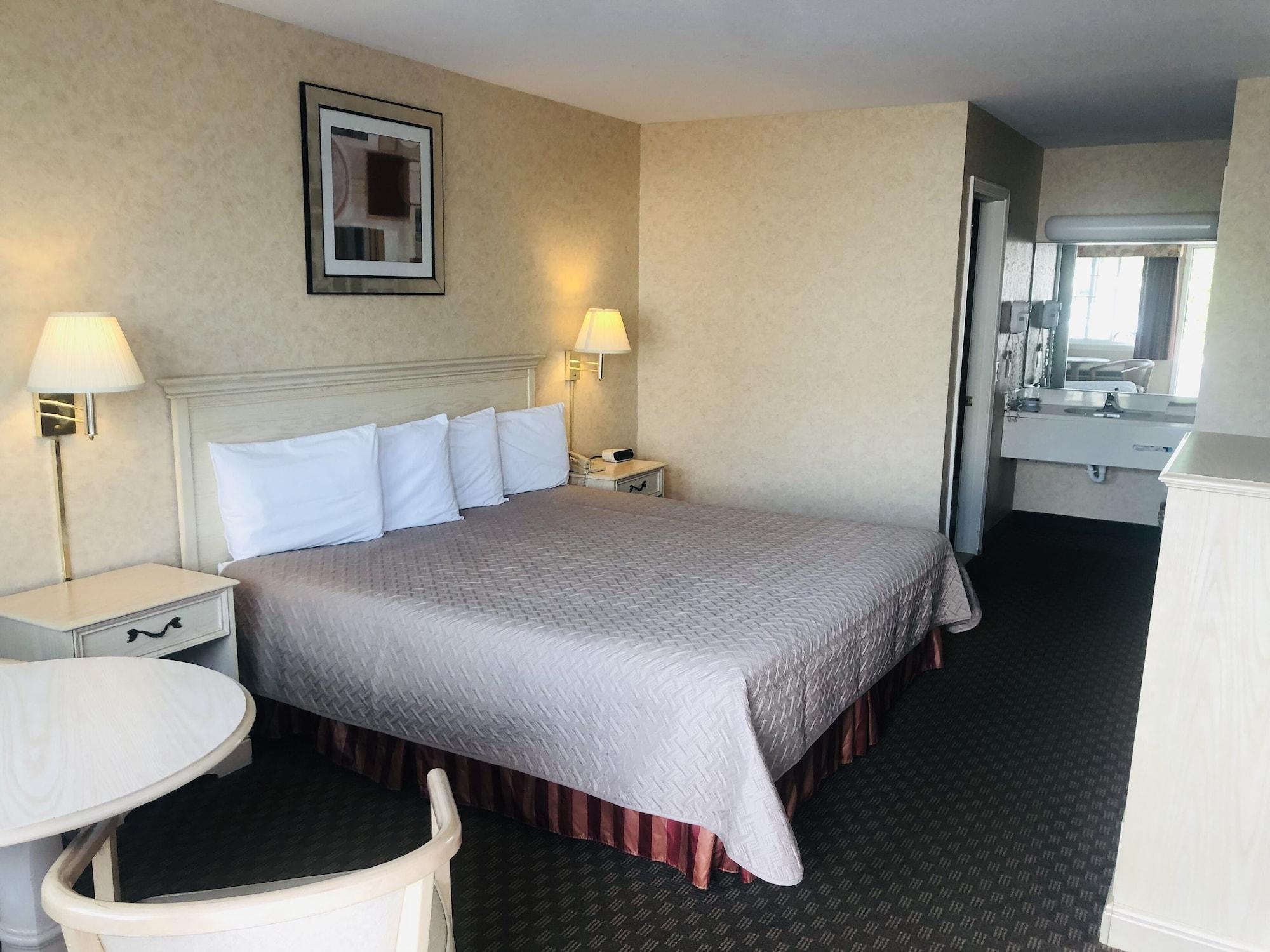 Court Plaza Inn & Suites Of Mackinaw Mackinaw City Zewnętrze zdjęcie