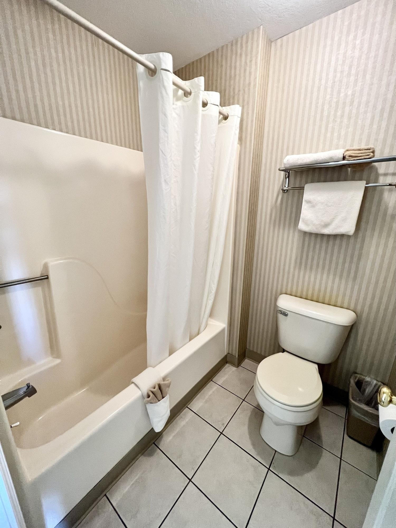 Court Plaza Inn & Suites Of Mackinaw Mackinaw City Zewnętrze zdjęcie