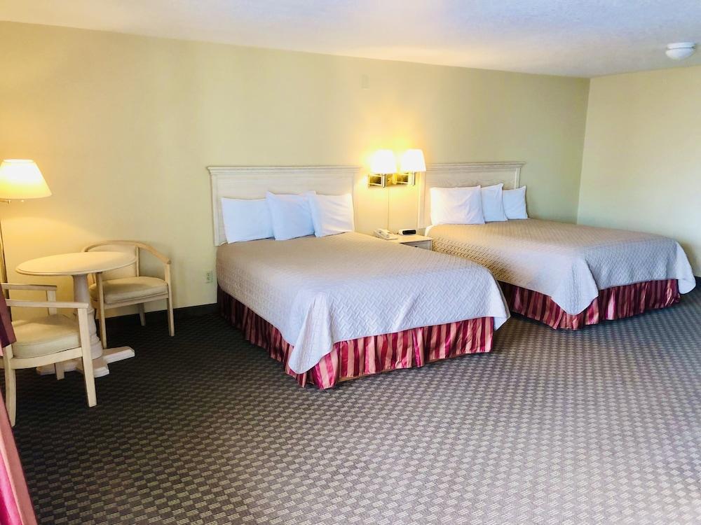 Court Plaza Inn & Suites Of Mackinaw Mackinaw City Zewnętrze zdjęcie