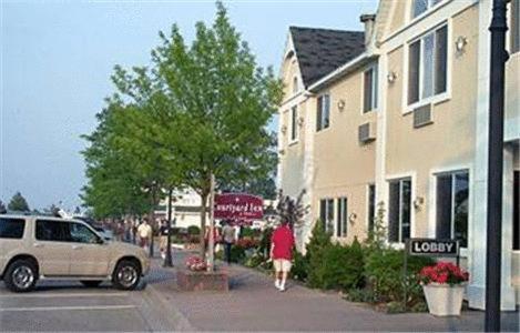 Court Plaza Inn & Suites Of Mackinaw Mackinaw City Zewnętrze zdjęcie