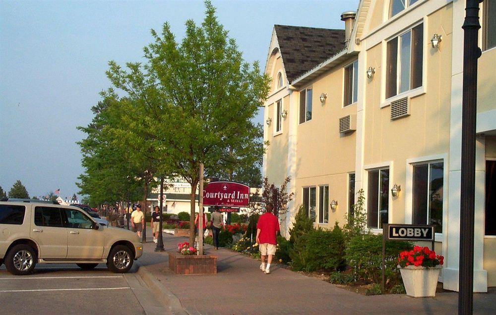 Court Plaza Inn & Suites Of Mackinaw Mackinaw City Zewnętrze zdjęcie
