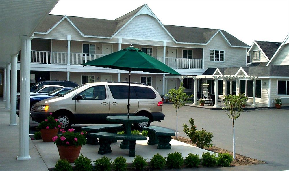 Court Plaza Inn & Suites Of Mackinaw Mackinaw City Zewnętrze zdjęcie